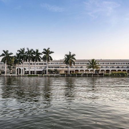 Hotel Lakend Udaipur Bagian luar foto