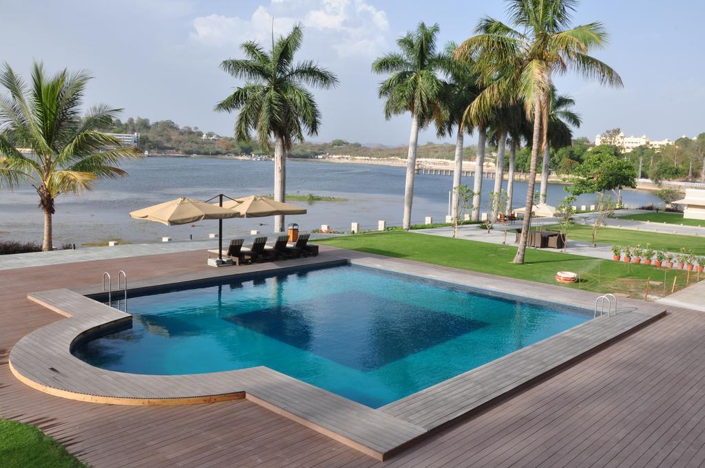 Hotel Lakend Udaipur Bagian luar foto