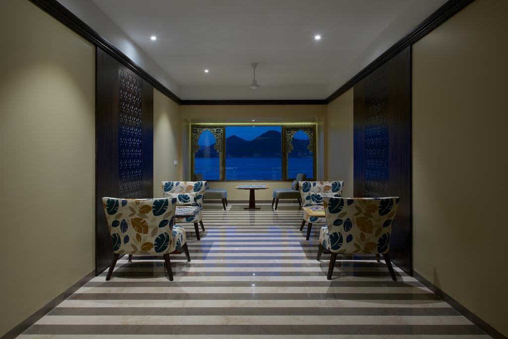 Hotel Lakend Udaipur Bagian luar foto