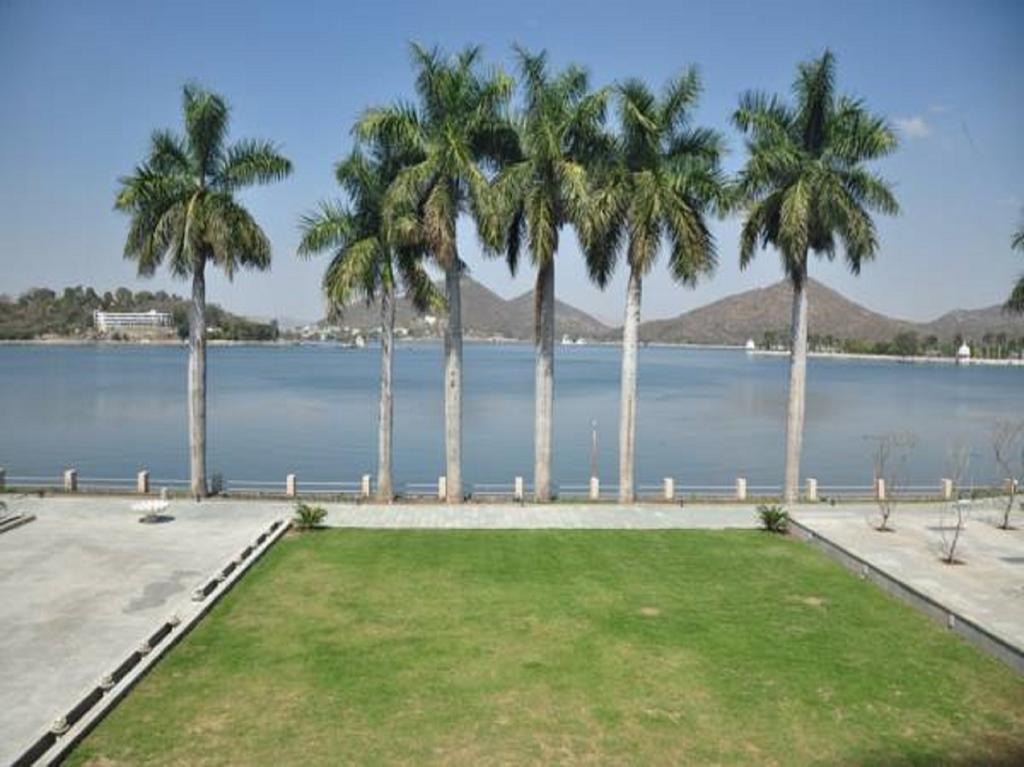 Hotel Lakend Udaipur Bagian luar foto