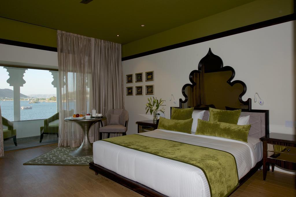 Hotel Lakend Udaipur Bagian luar foto