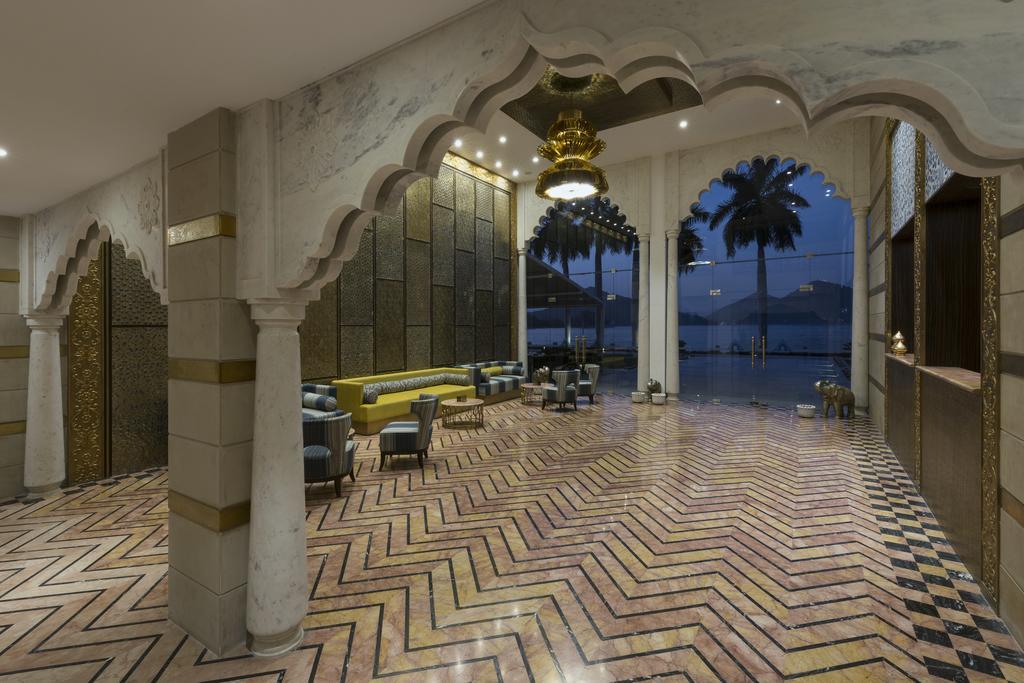 Hotel Lakend Udaipur Bagian luar foto
