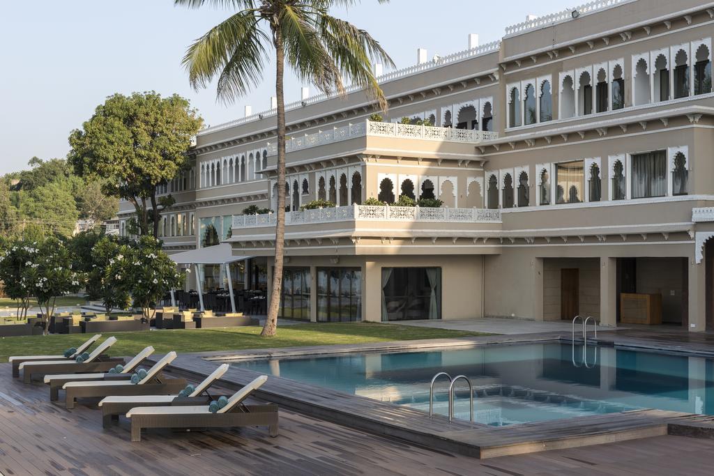 Hotel Lakend Udaipur Bagian luar foto