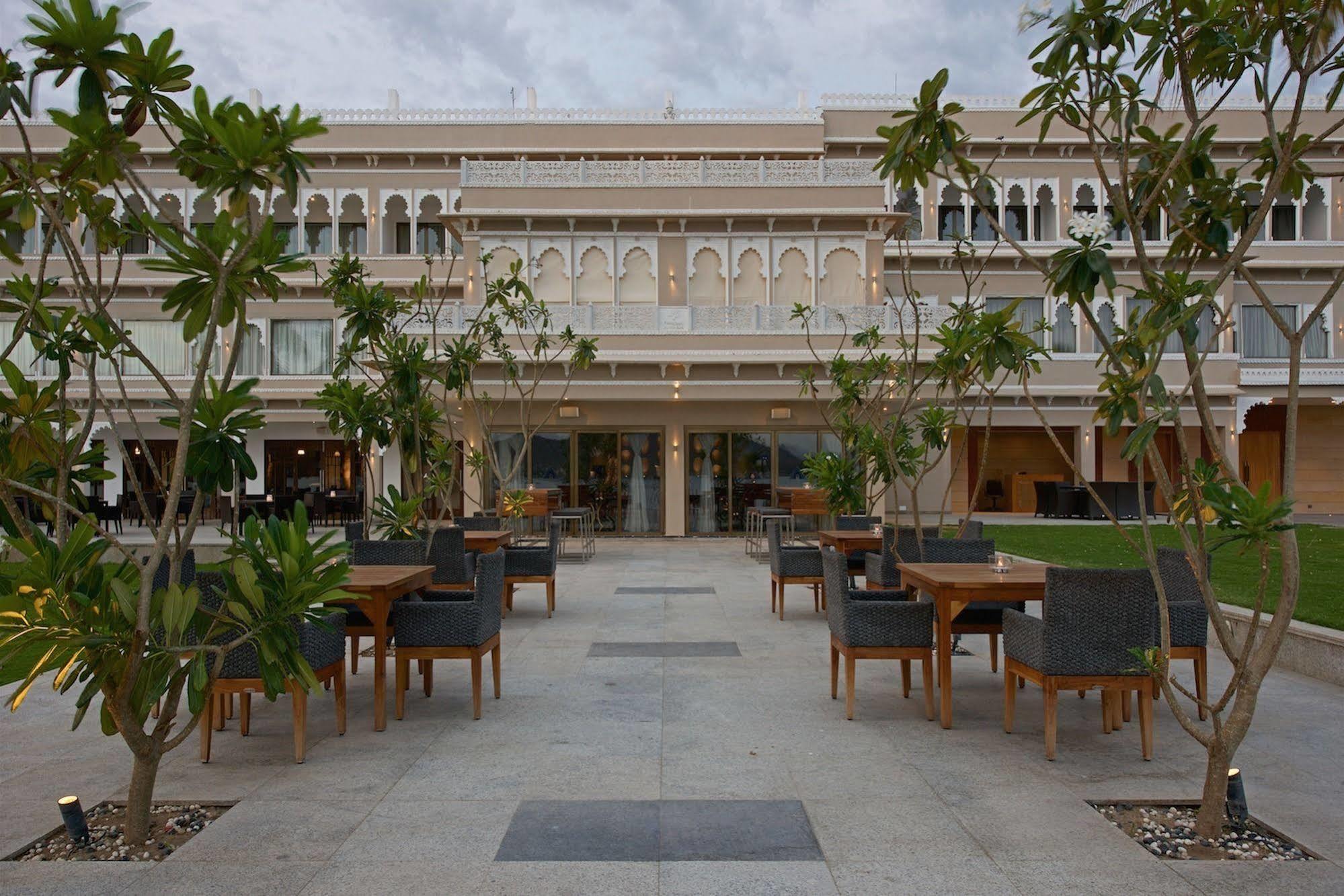 Hotel Lakend Udaipur Bagian luar foto