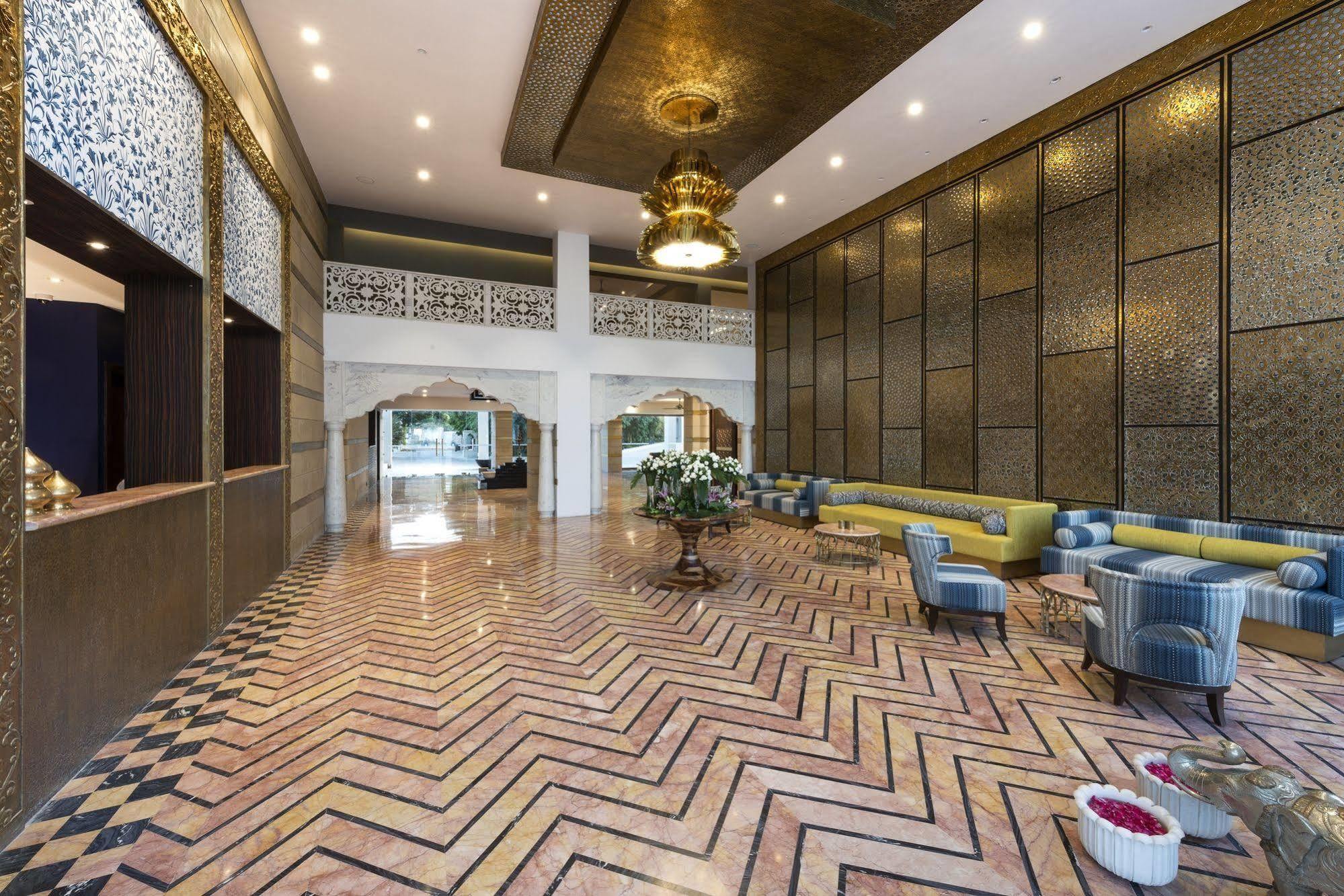 Hotel Lakend Udaipur Bagian luar foto