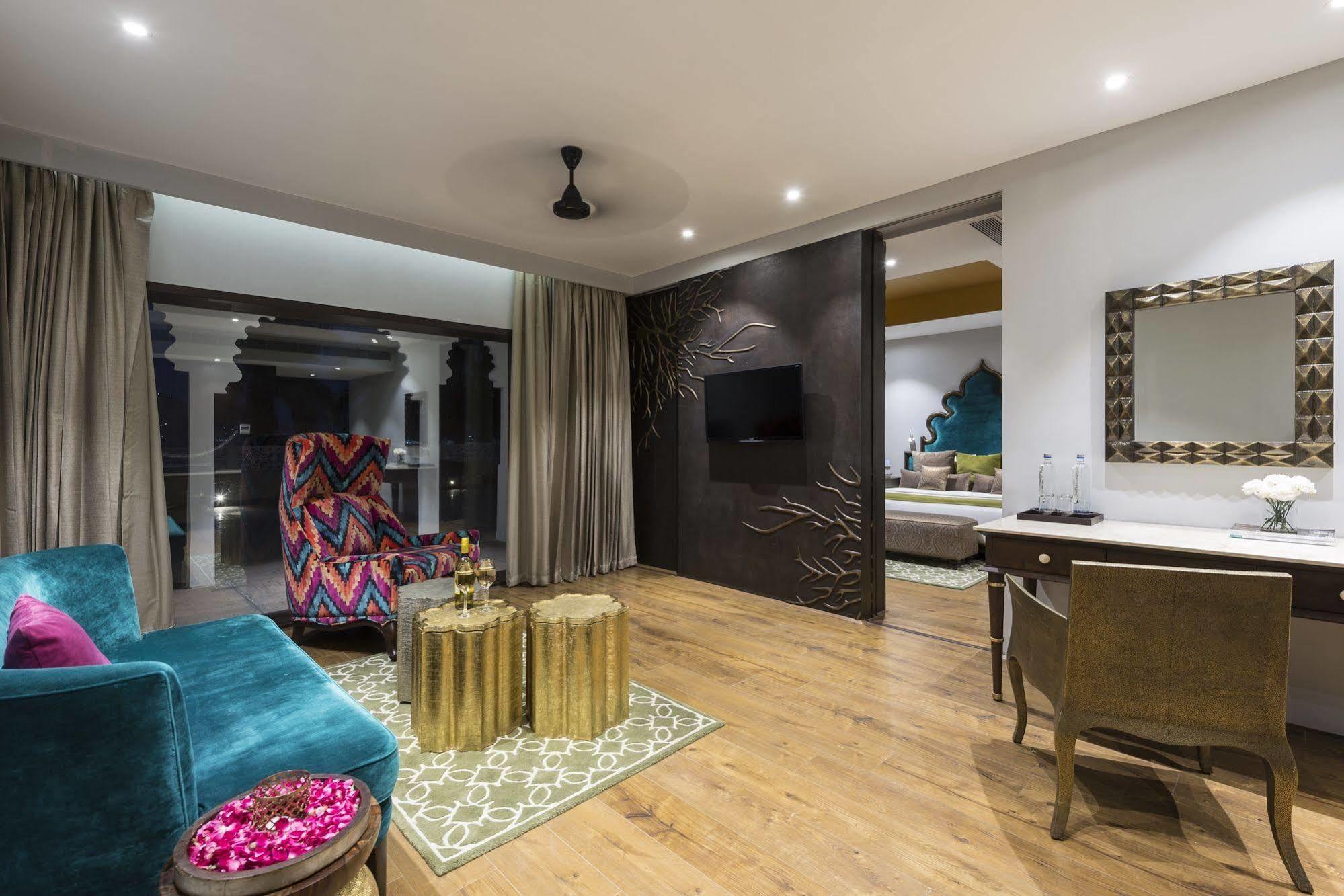 Hotel Lakend Udaipur Bagian luar foto
