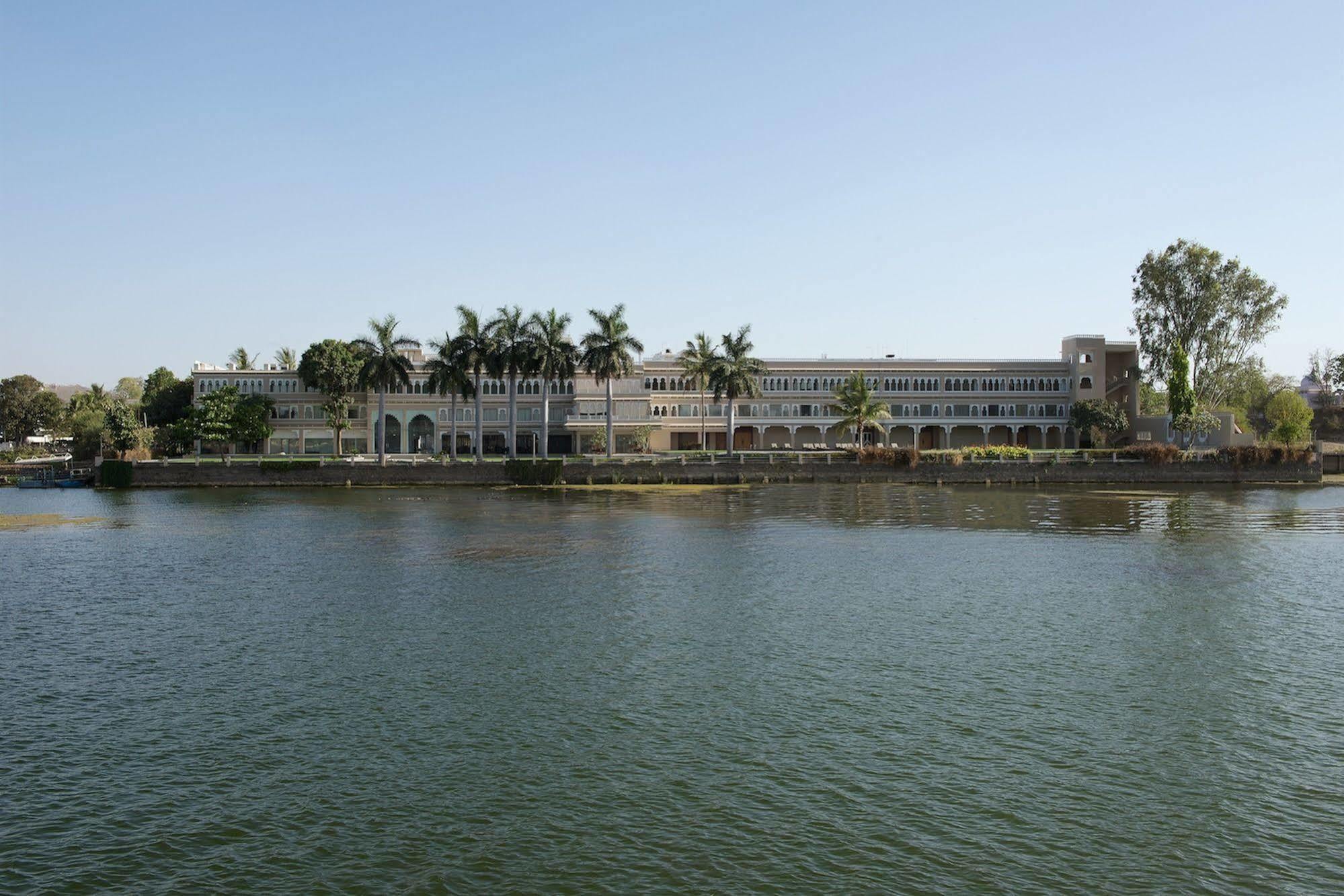Hotel Lakend Udaipur Bagian luar foto