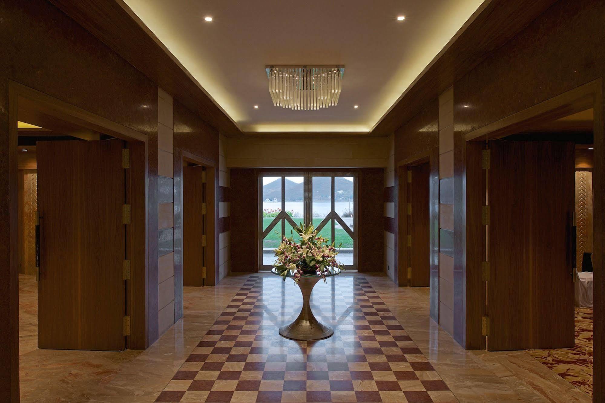 Hotel Lakend Udaipur Bagian luar foto