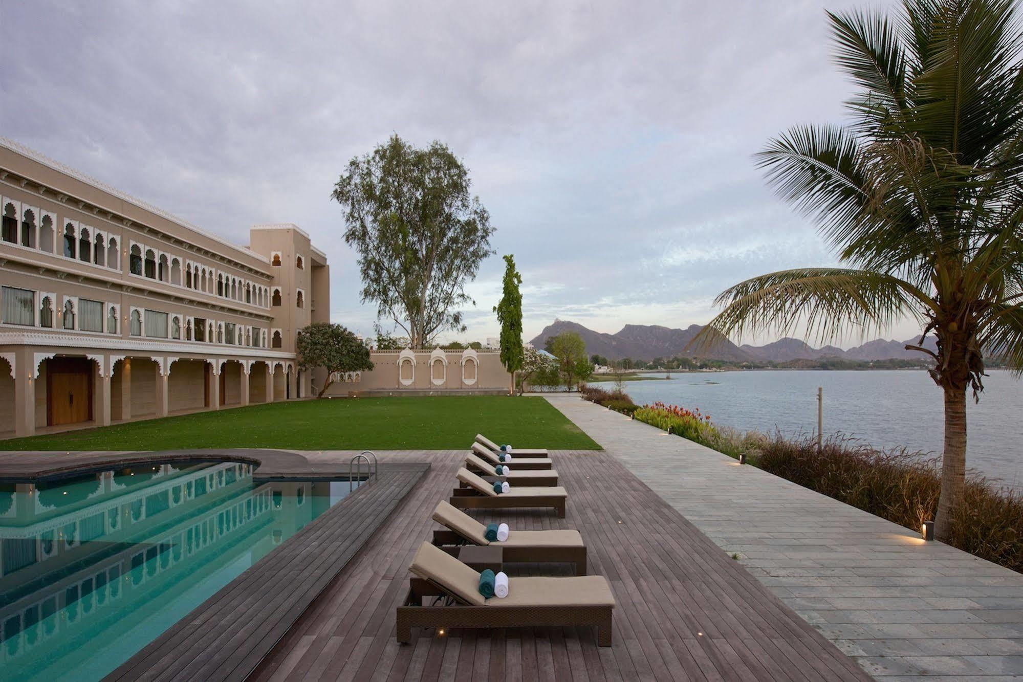 Hotel Lakend Udaipur Bagian luar foto